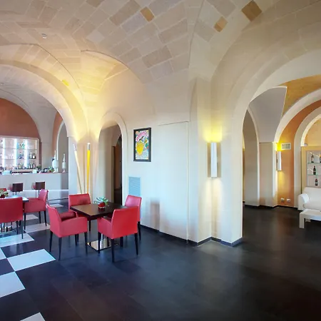 فندق Arthotel & Park ليتشي