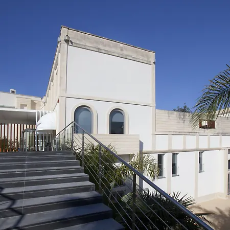 莱切艺术和公园酒店