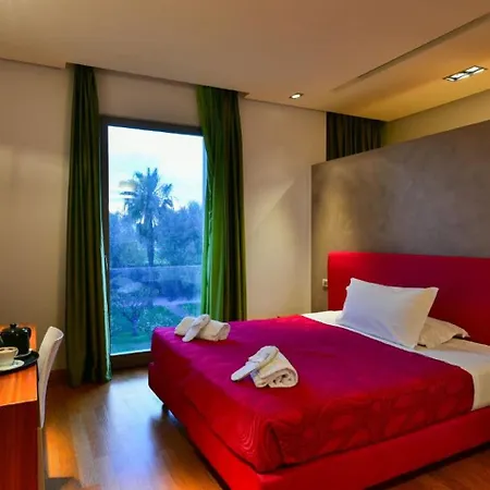 Arthotel & Park فندق