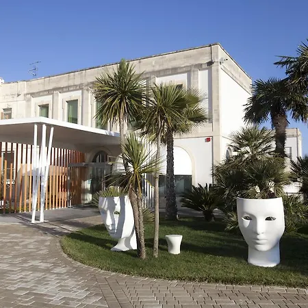 莱切艺术和公园酒店 酒店