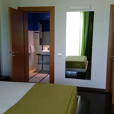 Arthotel & Park מלון לצ'ה