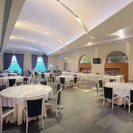 Arthotel & Park מלון