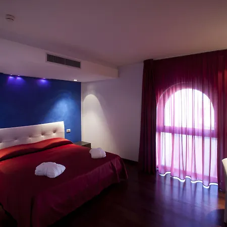 Arthotel & Park מלון