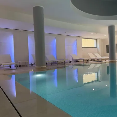 Arthotel & Park מלון לצ'ה