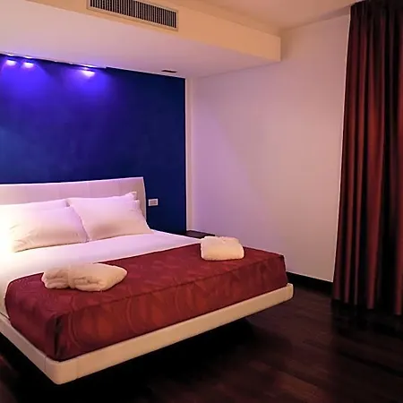 فندق Arthotel & Park 4*