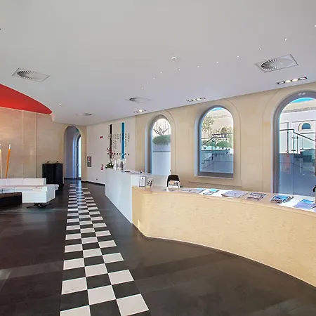 מלון Arthotel & Park 4*