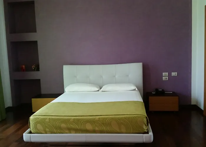 Arthotel & Park מלון לצ'ה