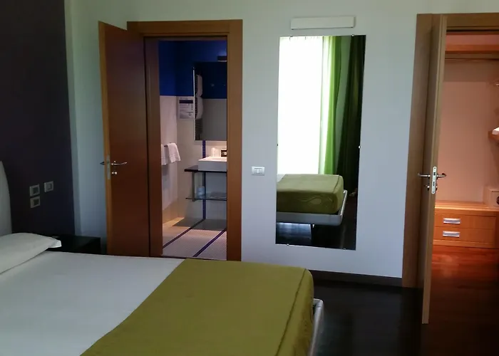 Arthotel & Park מלון לצ'ה