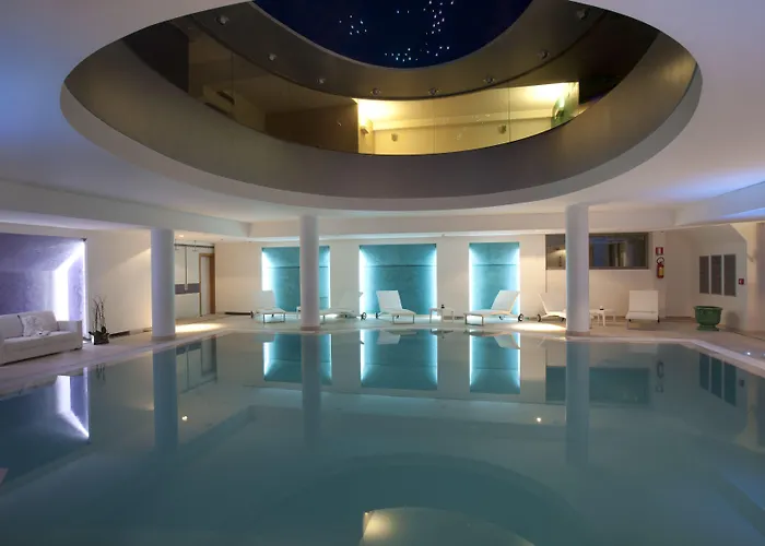 מלון Arthotel & Park