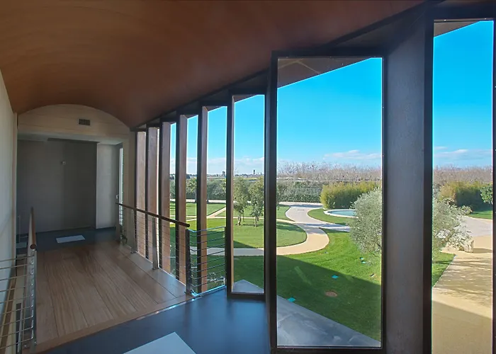 Arthotel & Park מלון