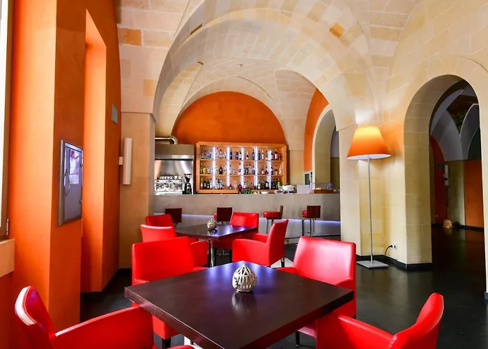 מלון Arthotel & Park 4*